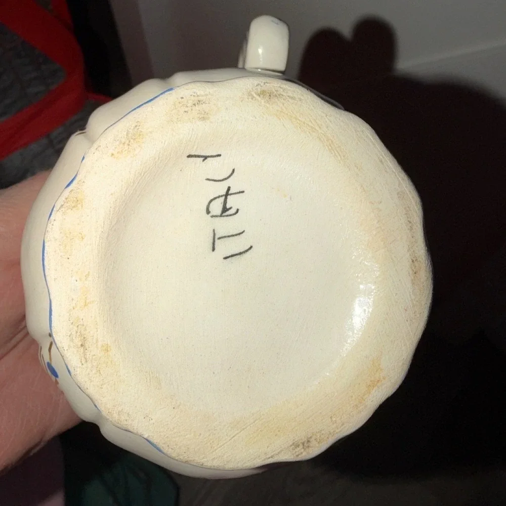 Italy Hand Painted Ceramic Creamer and Sugar Bowl Set‎ Cream Floral Set